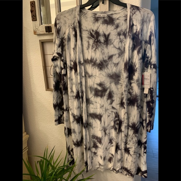 WOMENS Long Cardigan NWT - Picture 1 of 6